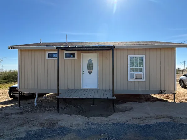 301 Water St, Zapata, TX 78076