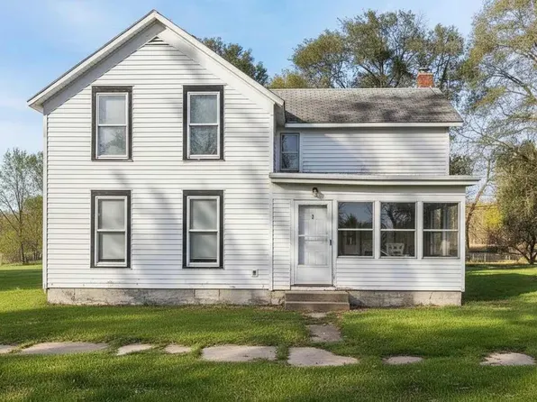 202 Adams St, Ridott, IL 61067