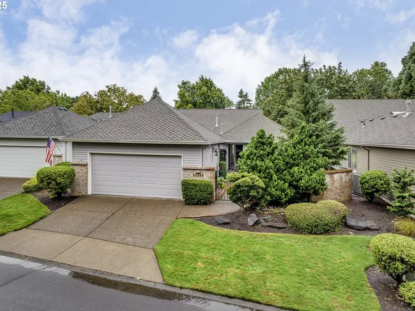 32209 SW Lake Dr, Wilsonville, OR 97070