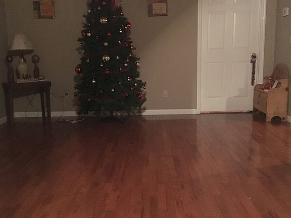 Living room/front entrance