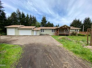 171 E Eckman Creek Rd, Waldport, OR 97394