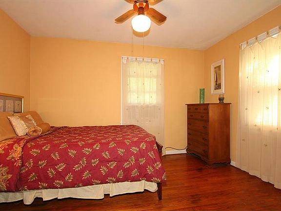 4th image of 8414 Saint Clair Ave