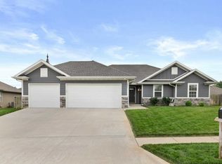 3952 W Tall Pine Ct, Springfield, MO 65810
