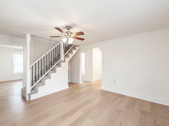 3rd image of 217 E Park Ave