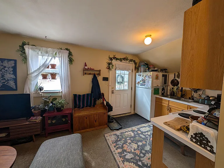 73 Highland St — Photo 4