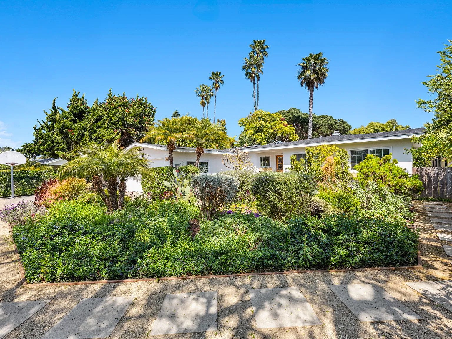 1433 Hymettus Ave — Photo 3