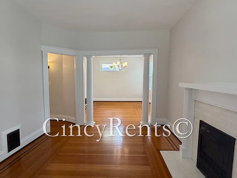 2800 Observatory Ave #2 — Photo 4