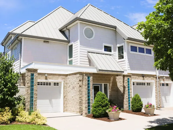 173 Beacon Harbor Cir, East Moline, IL 61244