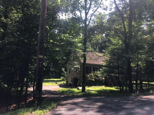 2169 Sky High Dr, Bartonsville, PA 18321