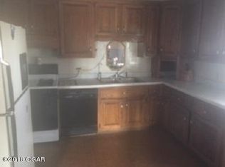 823 S Hall St, Webb City, MO 64870