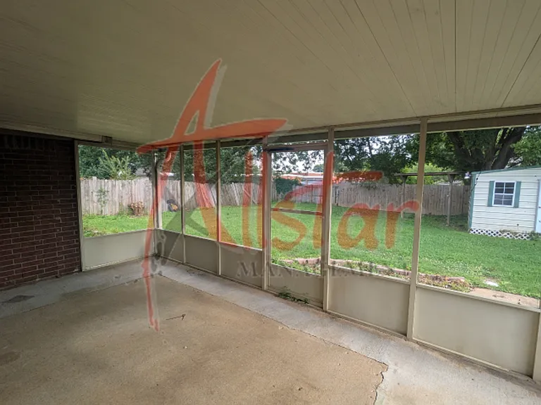 2922 Waverly Dr — Photo 13