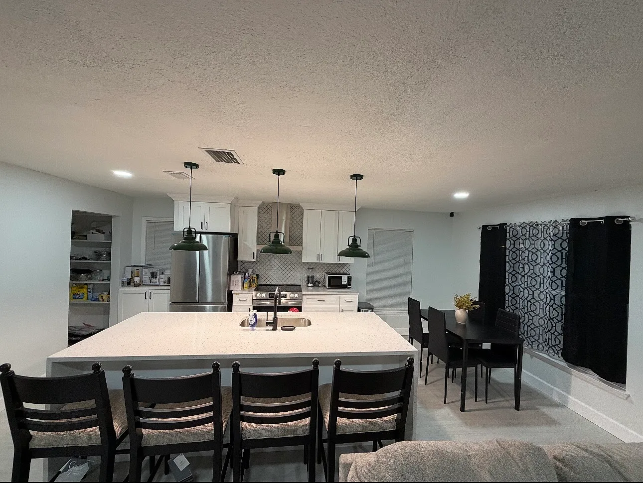 5 bed, 1520 sqft, $2,900 — Photo 4