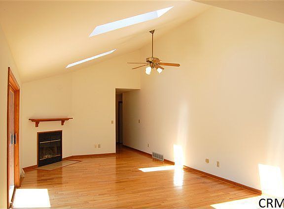 4th image of 20 Wilson Ln