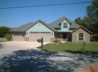 705 W South St, Pauls Valley, OK 73075