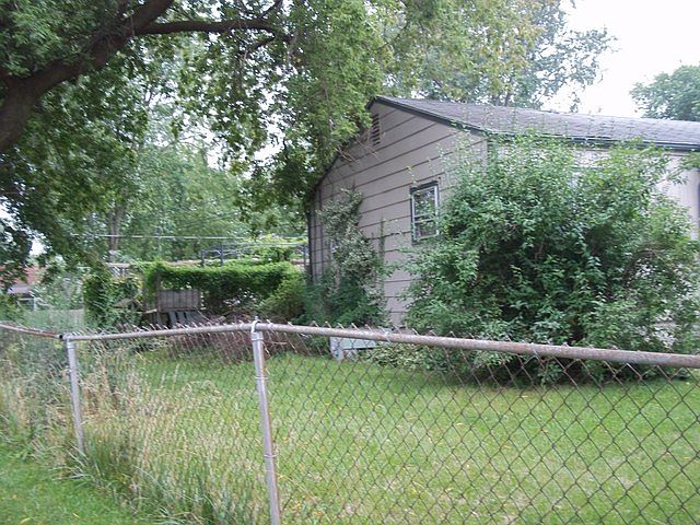2nd image of 1605 Frazier St