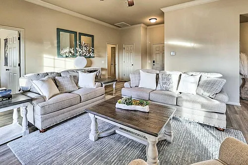 450 Remson Ln Photo 1