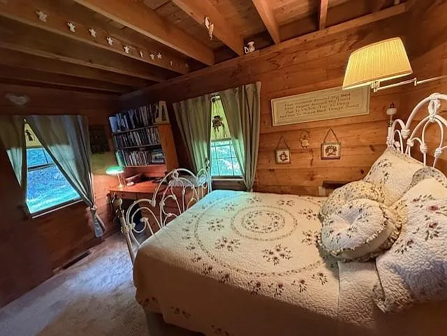 319 Chalk Pond Rd — Photo 6