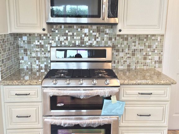 2nd image of 161 N Poinsettia Pl