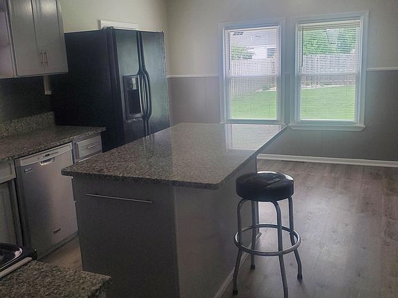 5th image of 27073 Palmer Blvd