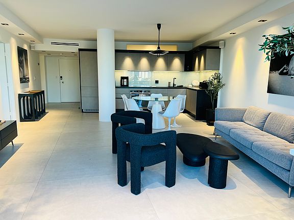 5th image of 900 Bay Dr APT 410