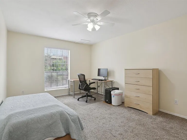 2401 Leon St #210 — Photo 20