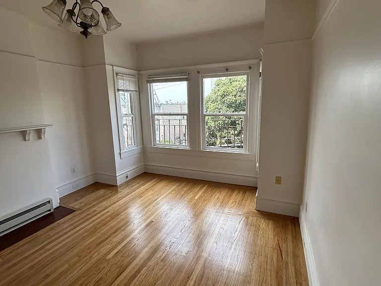 307 Frederick St — Photo 3