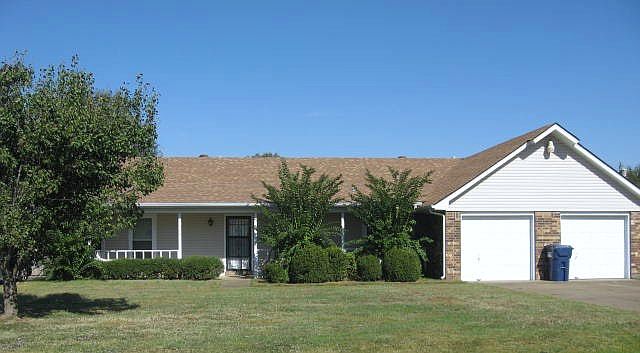 1st image of 320 Cottonwood Ln