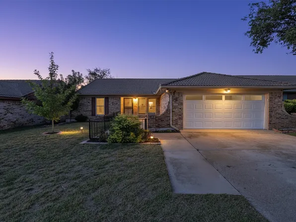 2912 Southpark Ln, Fort Worth, TX 76133