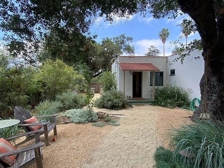 112 E Summer St — Photo 19