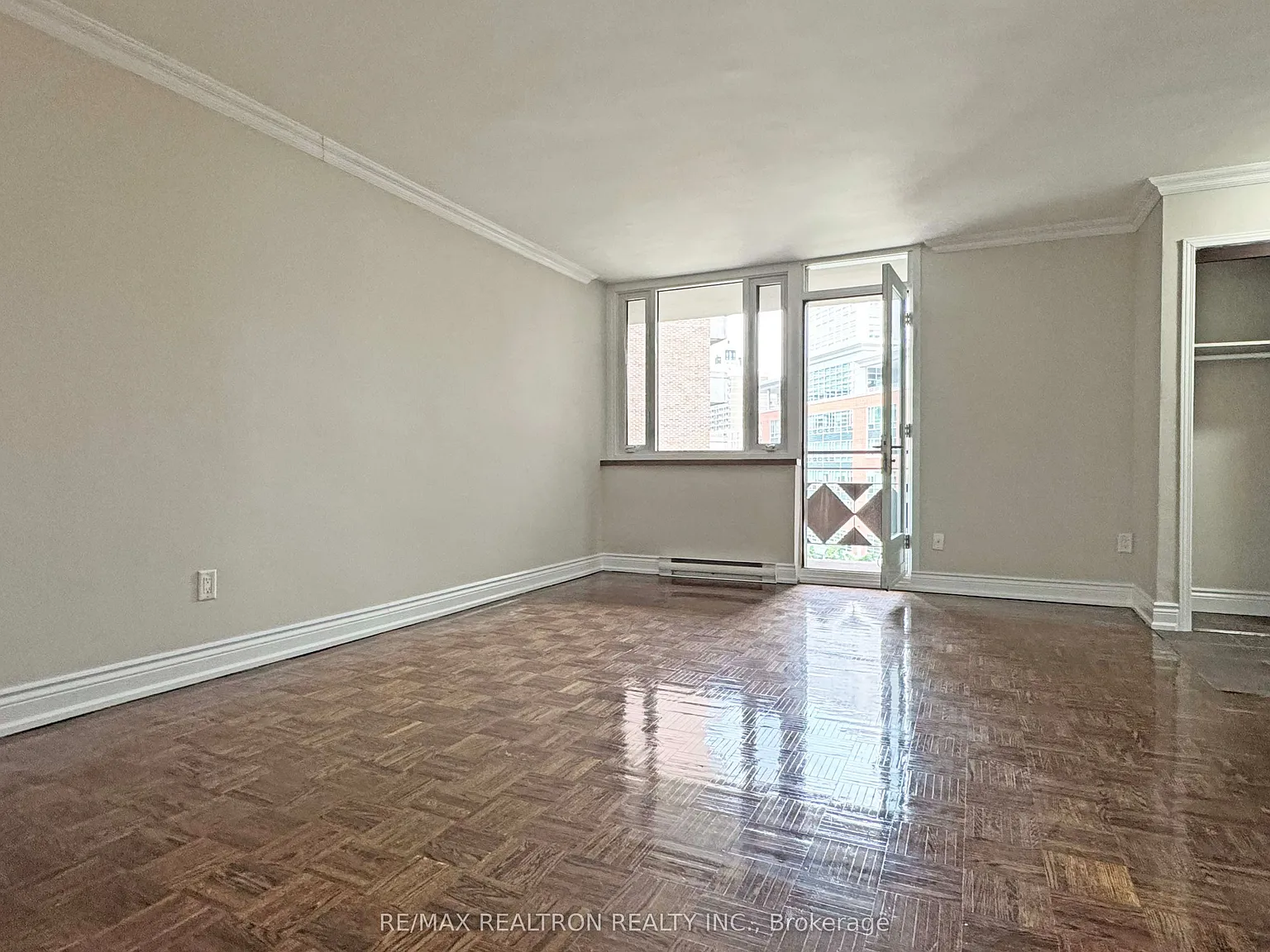 Studio, $2,095 — Photo 2