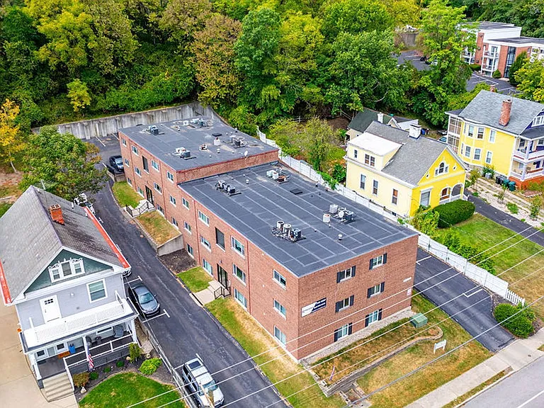Delta Bend Apartments in Mount Lookout — Photo 18