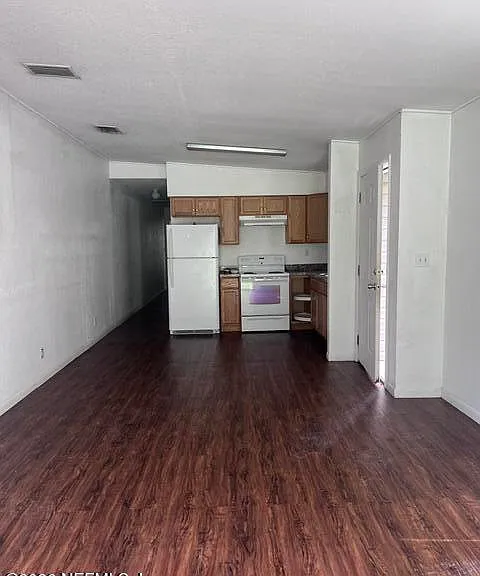 991 Southern Villas Dr — Photo 4
