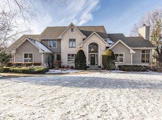 N16W30160 Timber Brook Ct, Pewaukee, WI 53072