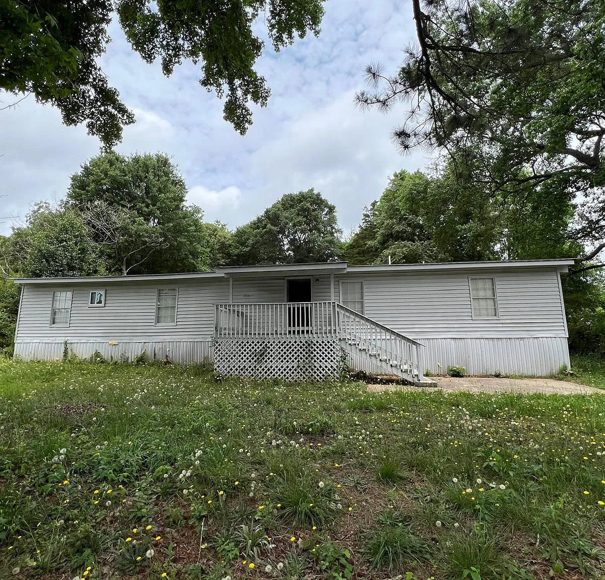 3 bed, 924 sqft, $1,450 — Photo 1