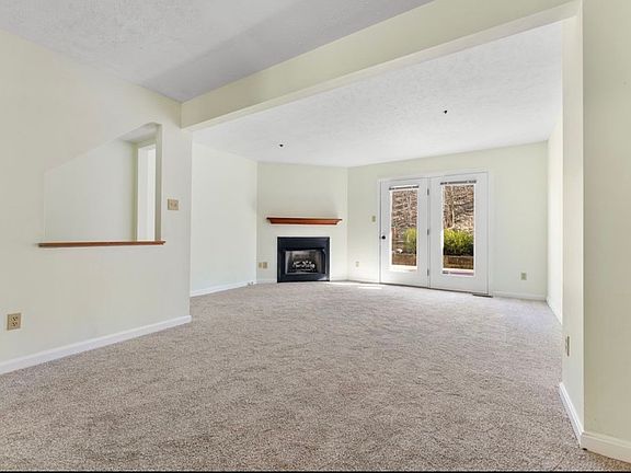 5th image of 1317 Meadowbrook Dr N