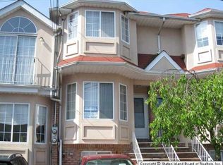 34 Farrell Ct, Staten Island, NY 10306
