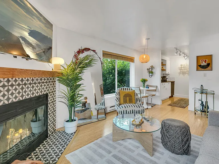 4831 Fauntleroy Way SW #201 — Photo 3