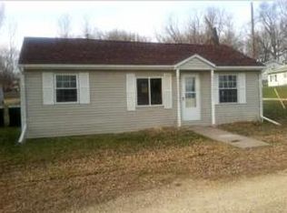 5930 Dukes Dr, Bettendorf, IA 52722