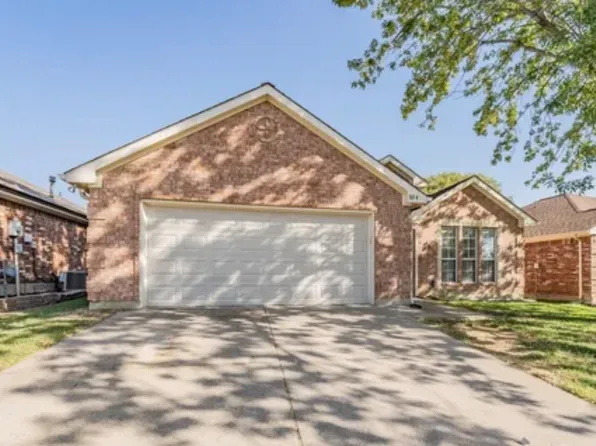 804 Fox Run Trl, Saginaw, TX 76179