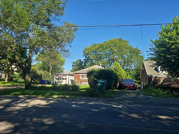 2nd image of 393 Mitchell Hill Rd