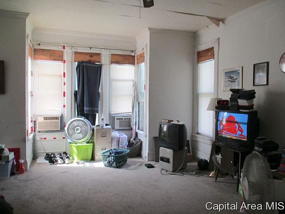 5th image of 143 N Chambers St