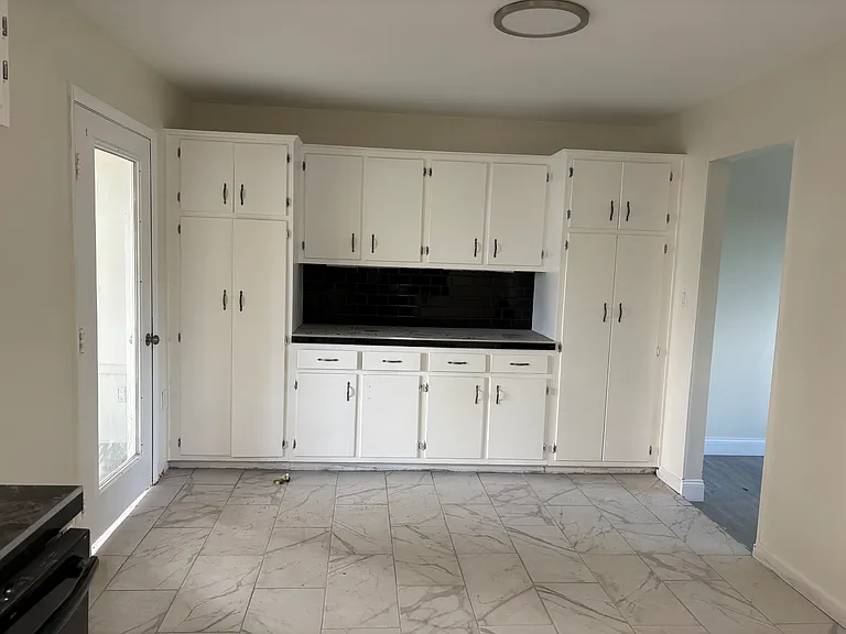 479 Sue Dr — Photo 8