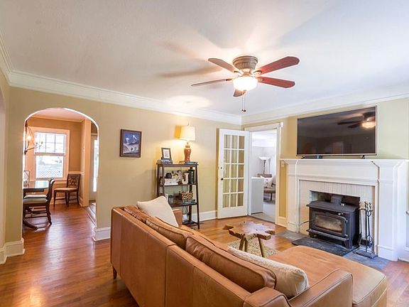 3rd image of 158 Etowah Dr