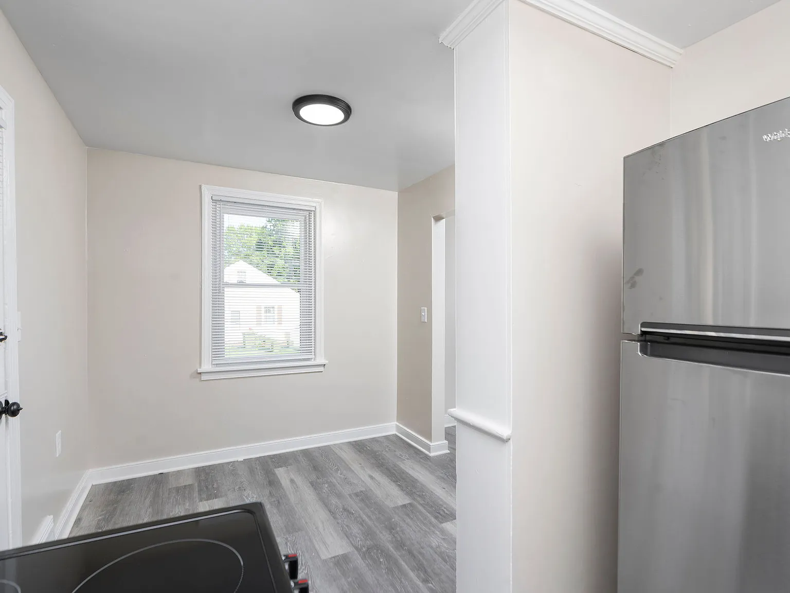 2 bed, 825 sqft, $1,425 — Photo 3