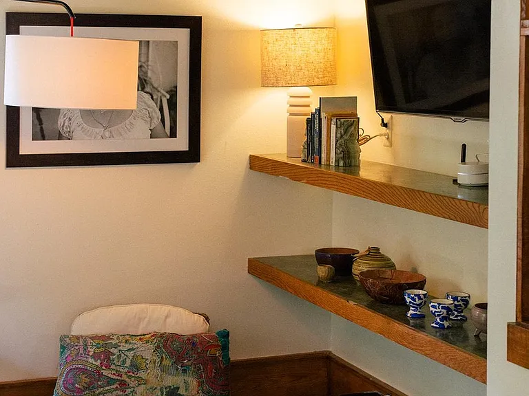 4243 Kenwood Ave — Photo 26