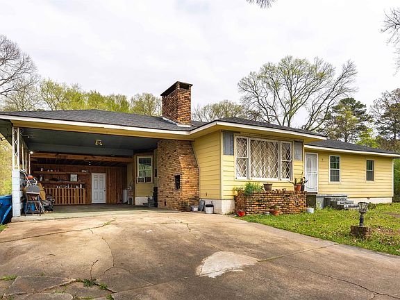 3rd image of 525 Woodward Rd