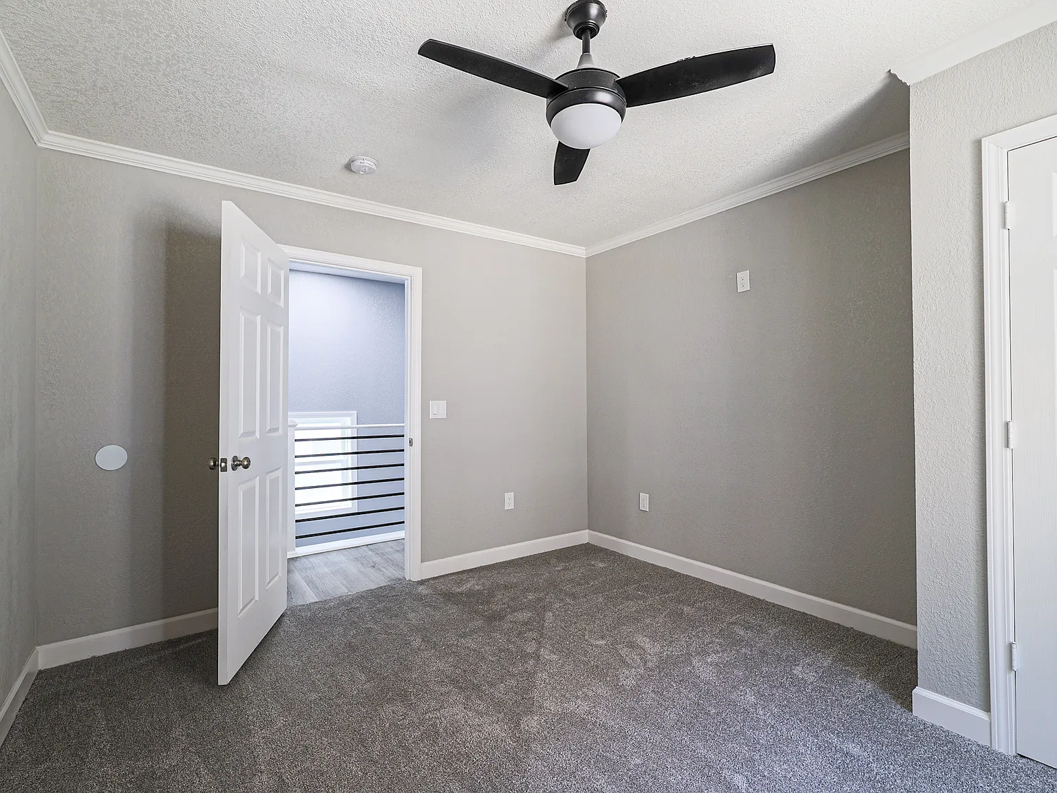 4 bed, 1867 sqft, $1,904 — Photo 3