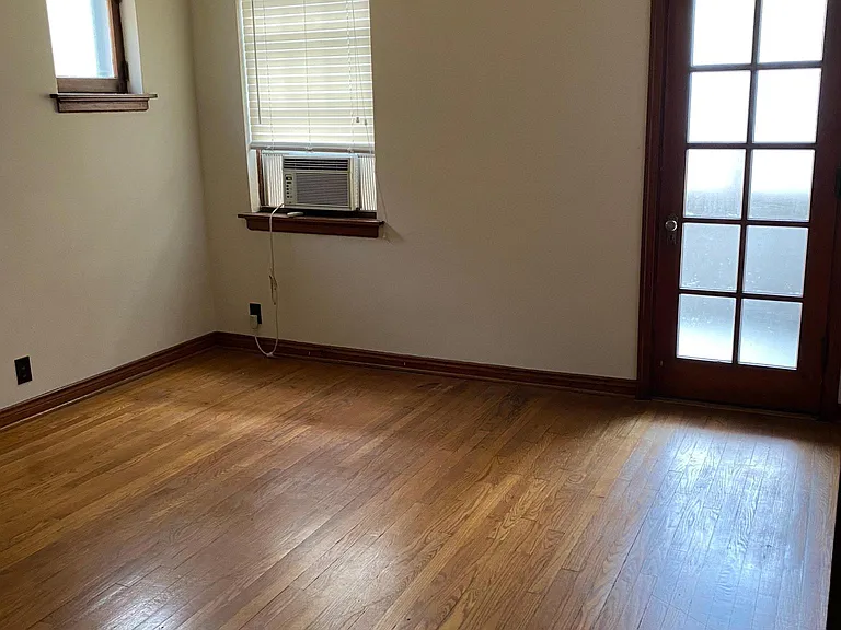 5024 Jamieson Ave #1N — Photo 4