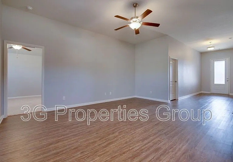 5301 Zara Dr — Photo 10