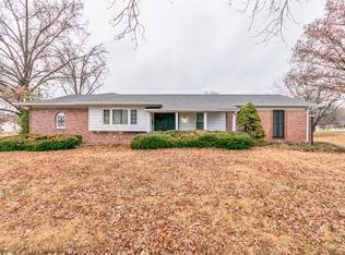1320 Greenway Chase Dr, Florissant, MO